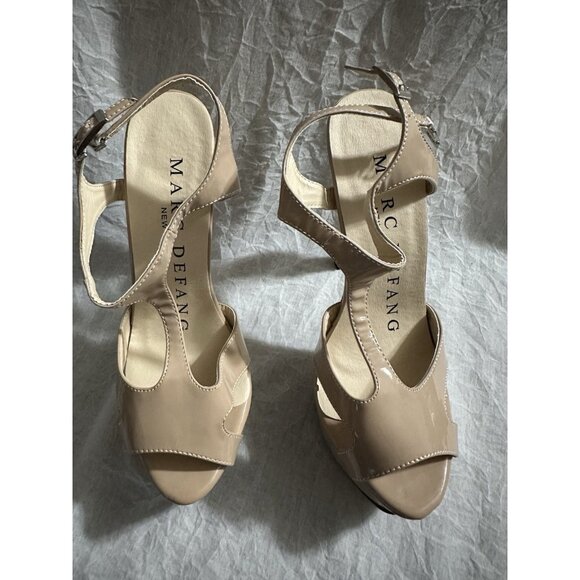 Marc Defang‎ Heels Women's Size 9 Nude Beige Shiny 5" Heel Straps Faux Buckle - Picture 1 of 10